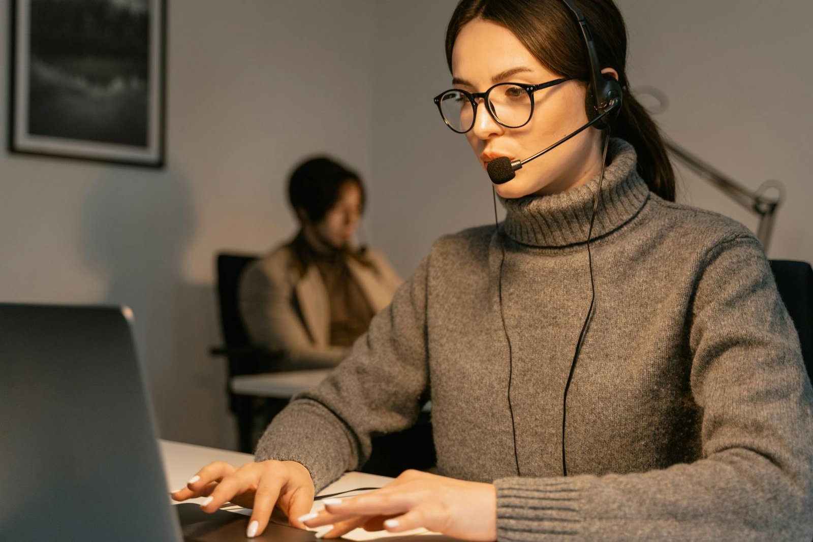 Equipo de atención telefónica para centralitas con IA